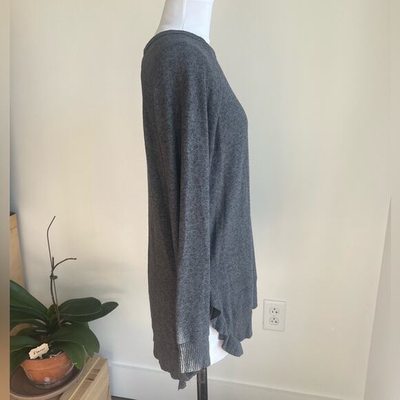 ANTHROPOLOGIE GRAY RUFFLE HEM ULTRA SOFT LONG SLEEVE SWEATER SIZE XS - Picture 5 of 9